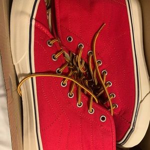 Brand new size 9 vans red.